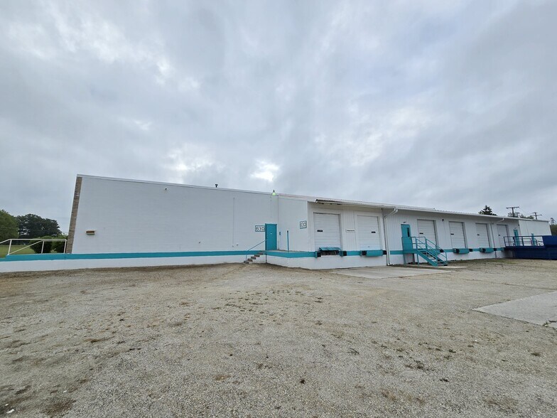 630 High St, Geneva, IN à vendre - Photo du bâtiment - Image 3 de 12