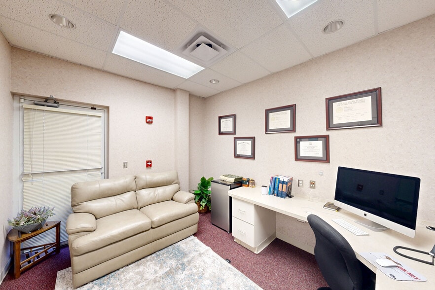 7272 N Shepherd Dr, Houston, TX for lease - Matterport 3D Scan - Image 3 of 22