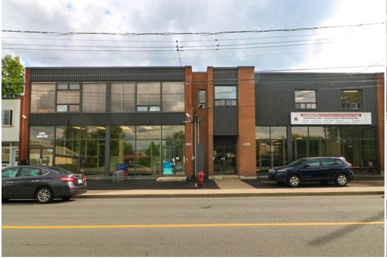 2078-2082 Rue Sainte-Hélène, Longueuil, QC à louer - Photo du bâtiment - Image 2 de 9