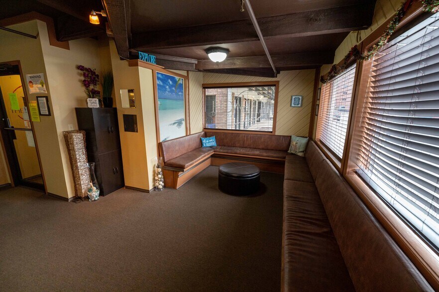 502 E John St, Champaign, IL à louer - Photo intérieure - Image 3 de 13