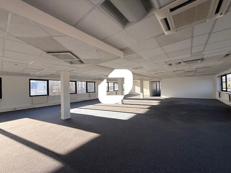 16 Rue Traversière, Cergy for lease - Interior Photo - Image 3 of 9