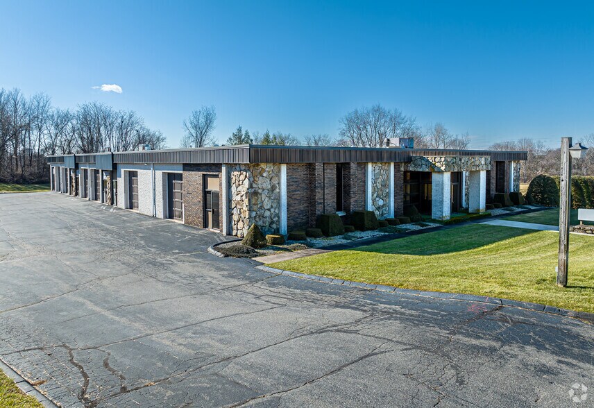 7 Industrial Dr, Ellington, CT à louer - Photo du bâtiment - Image 1 de 4