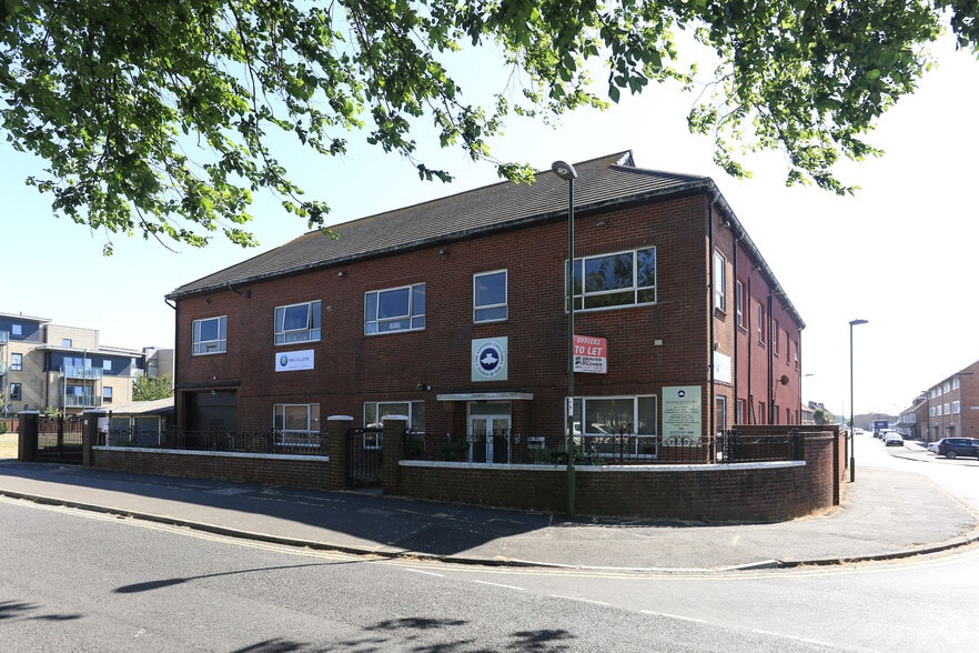 West Rd, Brighton for sale - Primary Photo - Image 1 of 3