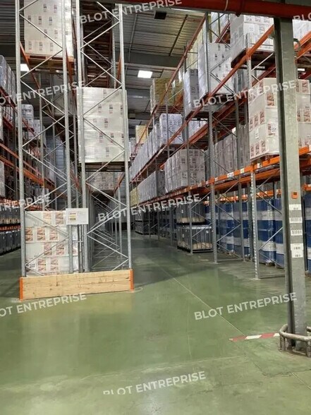 Industrial in Quimper for lease - Interior Photo - Image 3 of 12