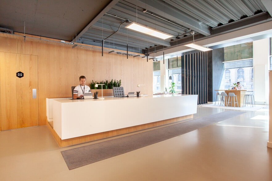 156 Great Charles Street Queensway, Birmingham for lease - Interior Photo - Image 2 of 10