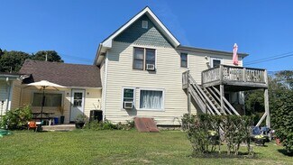 Plus de détails pour 134 Ponquogue Ave, Hampton Bays, NY - Multi-résidentiel à vendre