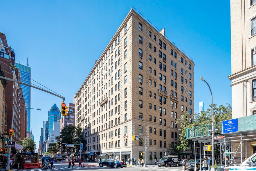 826-842 Lexington Ave, New York, NY for lease - Primary Photo - Image 1 of 6