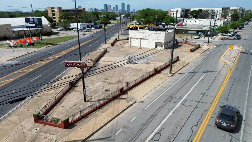 3115 E Belknap St, Fort Worth, TX à louer - Photo du bâtiment - Image 3 de 9