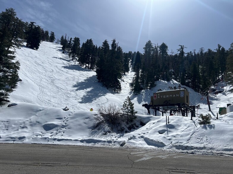 Angeles Crest Hwy 2, Flintridge, CA à vendre - Photo du bâtiment - Image 2 de 11