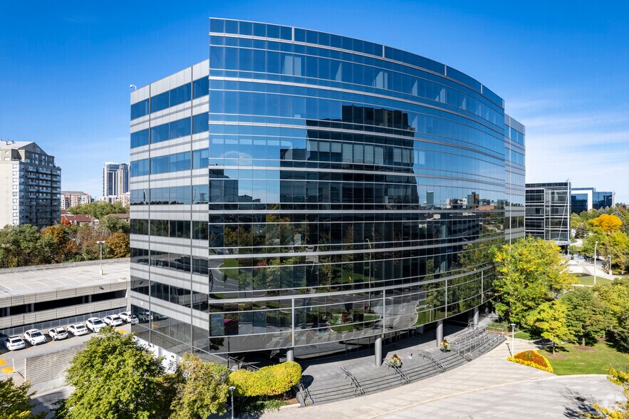 55 Commerce Valley Dr W, Markham, ON à louer - Photo du bâtiment - Image 3 de 46