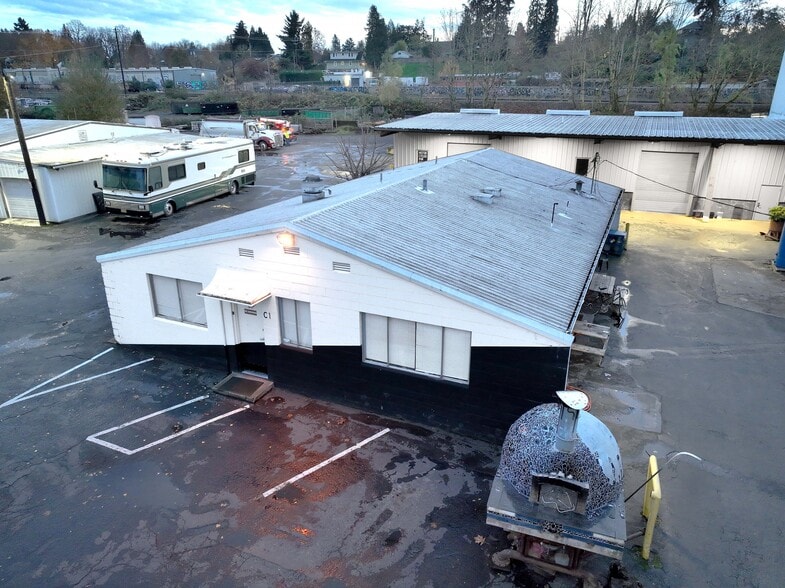 Pickle Factory portfolio of 5 properties for sale on LoopNet.ca - Primary Photo - Image 3 of 4