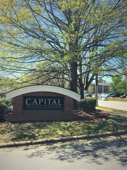 5650 Six Forks Rd, Raleigh, NC à louer - Photo du bâtiment - Image 2 de 5