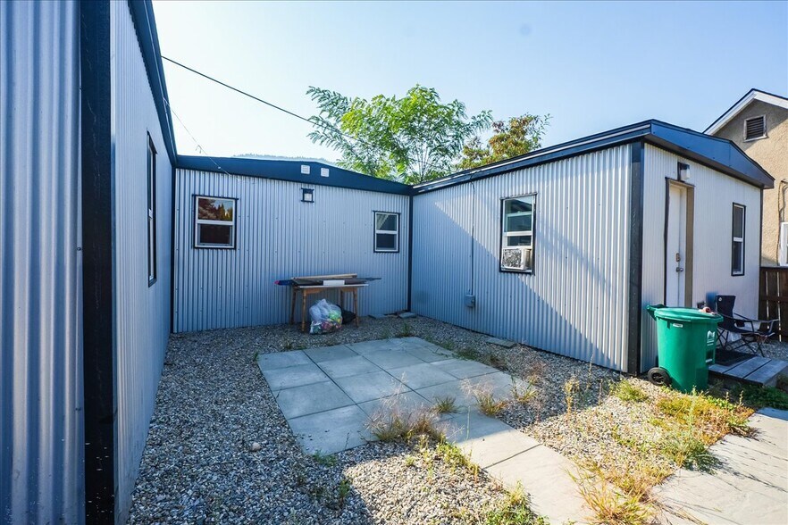 1406 Fourth Av, Trail, BC à vendre - Photo du bâtiment - Image 3 de 14