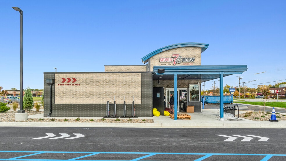 2805 Calumet Ave, Valparaiso, IN for sale - Building Photo - Image 2 of 10