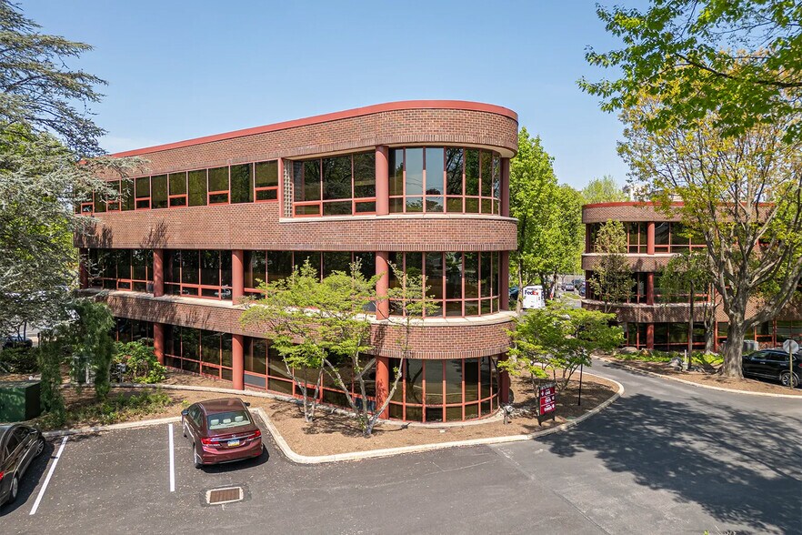 919 Conestoga Rd, Bryn Mawr, PA à louer - Photo du bâtiment - Image 3 de 8