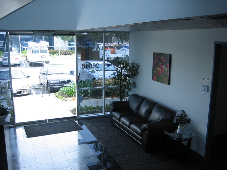 26040 Acero, Mission Viejo, CA for lease - Lobby - Image 3 of 8