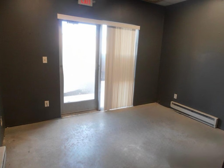9930 Express Dr, Highland, IN for lease - Interior Photo - Image 2 of 6