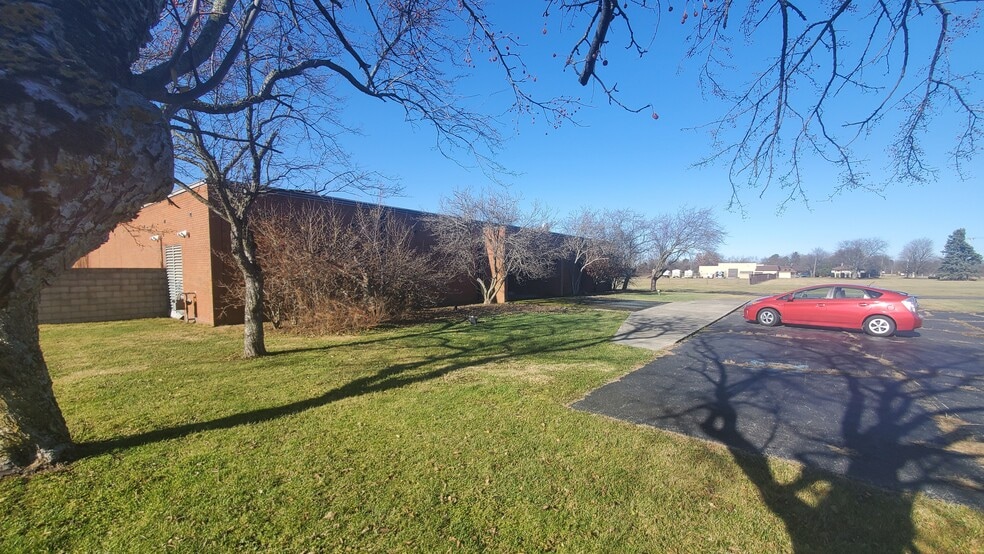 1299 Campbell Rd, Marion, OH for sale - Building Photo - Image 3 of 12