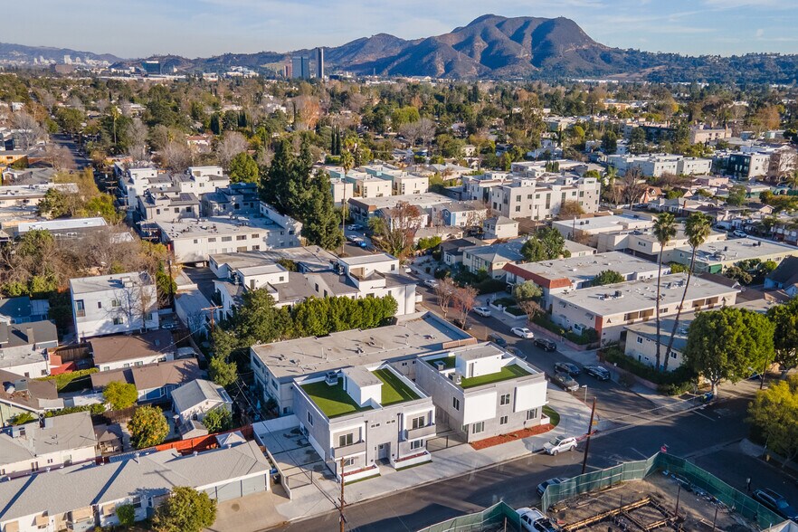 10857 Morrison St, North Hollywood, CA à vendre - Photo du bâtiment - Image 2 de 24