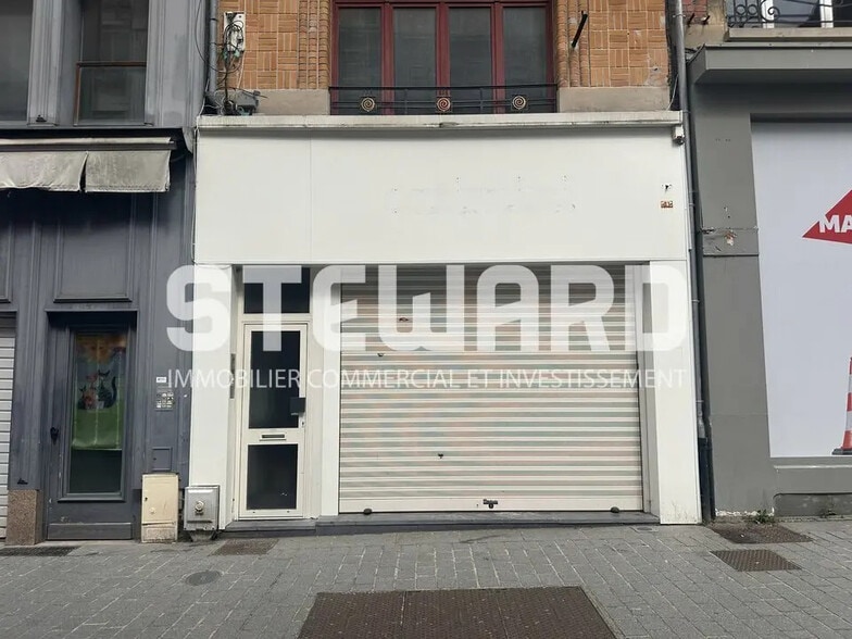 Retail in Lille for lease - Building Photo - Image 1 of 15