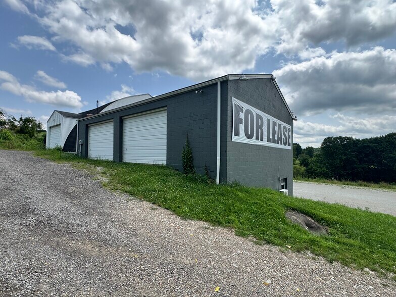 797 Carlton Dr, Bentleyville, PA à louer - Photo du bâtiment - Image 3 de 19