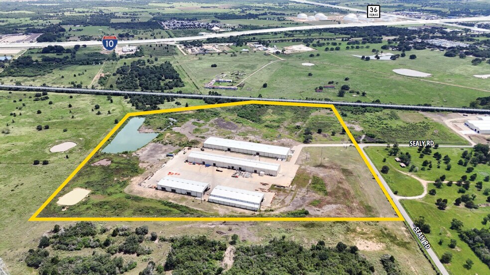 1102 Sealy Rd, Sealy, TX à louer - Photo du bâtiment - Image 2 de 7