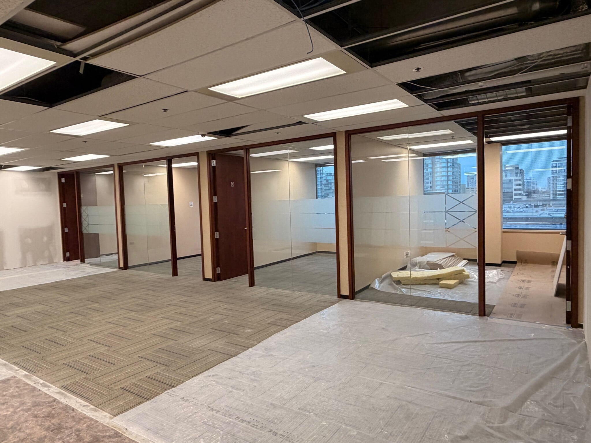 5811 Cooney Rd, Richmond, BC à louer Photo intérieure- Image 1 de 3