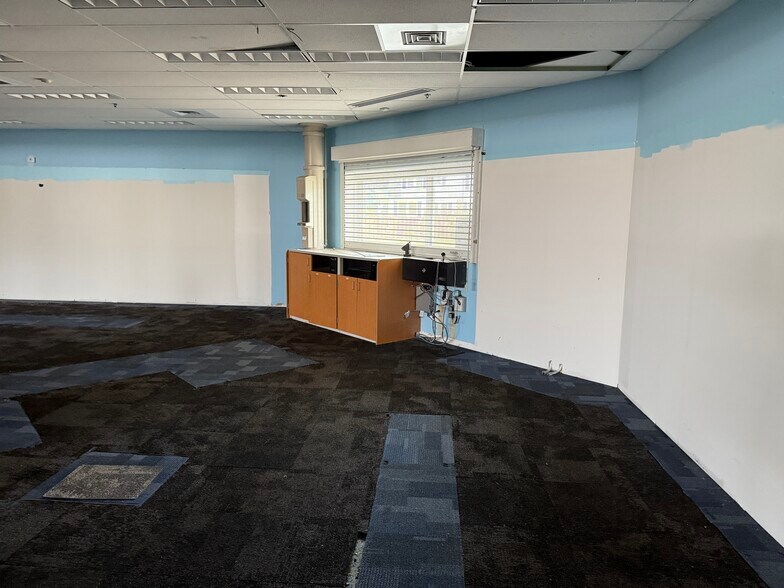 1301 N State Rd, Flora, IL à louer - Photo du bâtiment - Image 3 de 3