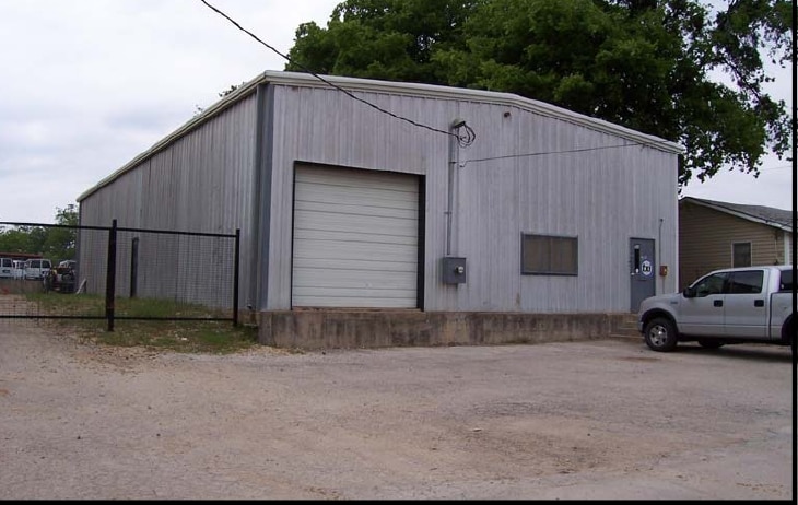 2101 Delante St, Haltom City, TX à louer Photo principale- Image 1 de 5