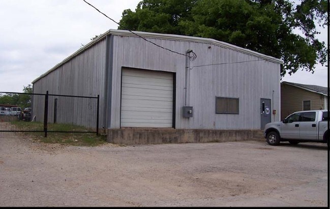 More details for 2101 Delante St, Haltom City, TX - Industrial for Lease