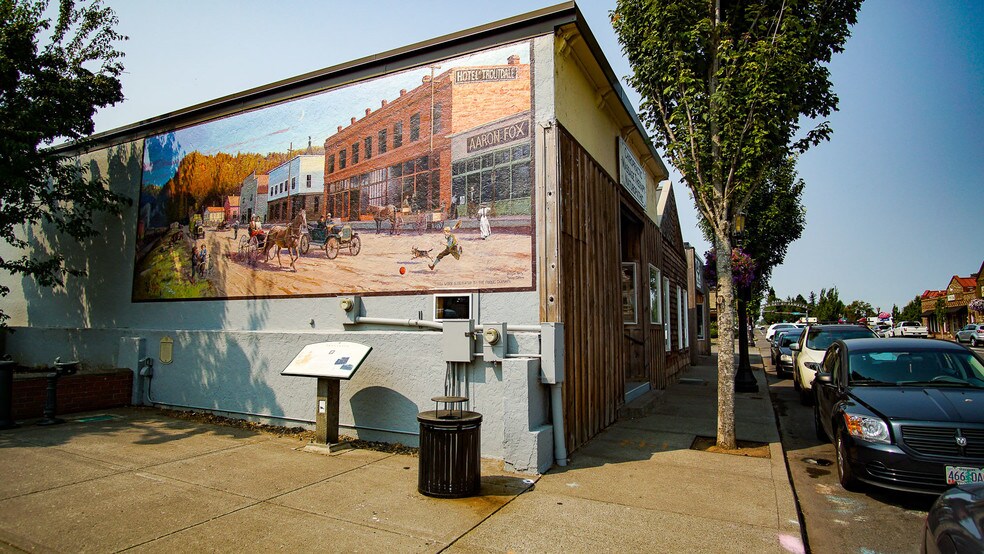 110 E Historic Columbia River Hwy, Troutdale, OR à louer - Photo du bâtiment - Image 2 de 10