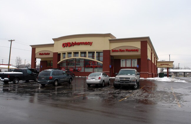 Plus de détails pour 15521-15573 W 7 Mile Rd, Detroit, MI - Commerce de détail à louer