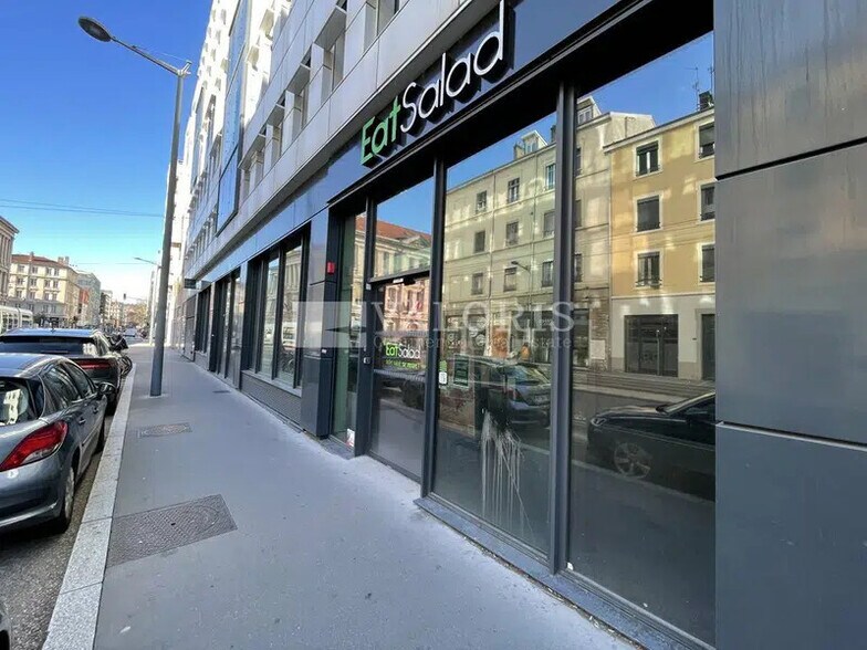 Commerce de détail dans Lyon à louer - Photo du bâtiment - Image 2 de 12