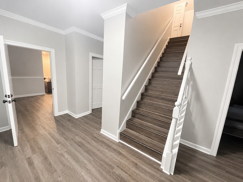 1624 W Colonial Pky, Palatine, IL à louer - Photo du bâtiment - Image 3 de 9
