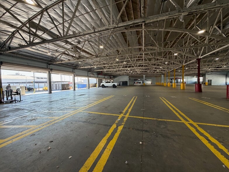 5500 W Century Blvd, Los Angeles, CA for lease - Building Photo - Image 2 of 10