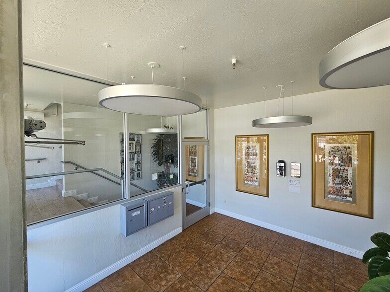 1311-1425 63rd St, Emeryville, CA à louer - Photo du bâtiment - Image 3 de 24