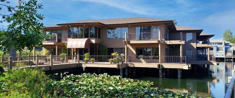 9 Lake Bellevue Dr, Bellevue, WA à louer - Photo du bâtiment - Image 2 de 8