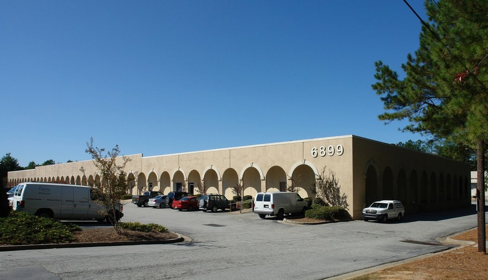 6899 Peachtree Industrial Blvd, Peachtree Corners, GA for lease - Building Photo - Image 2 of 13