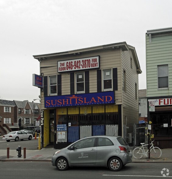8718 Queens Blvd, Elmhurst, NY à vendre - Photo principale - Image 1 de 4