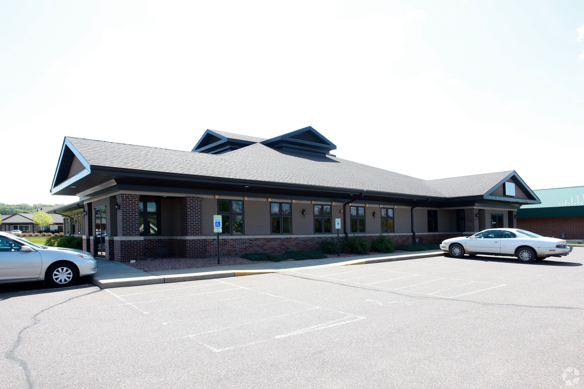 4257 Southtowne Dr, Eau Claire, WI for lease Primary Photo- Image 1 of 26