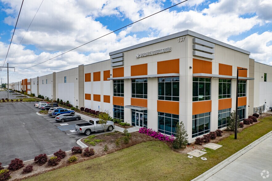 137 Prosperity Dr, Garden City, GA à vendre - Photo principale - Image 1 de 1