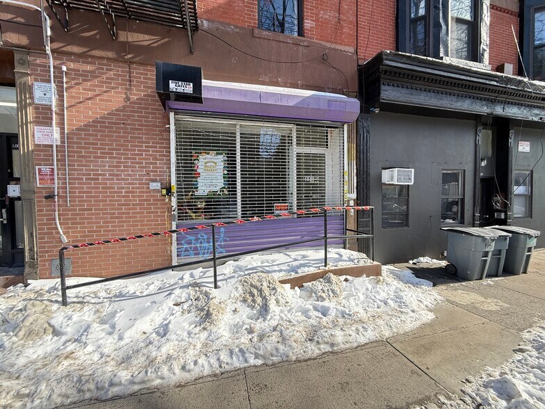 351 Tompkins Ave, Brooklyn, NY à louer - Photo du bâtiment - Image 2 de 4