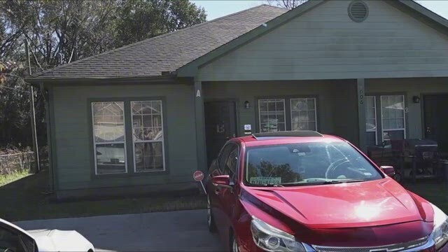 8 Unit Income Producing Duplex Portfolio portefeuille de 4 propriétés à vendre sur LoopNet.ca - Vidéo sur l’inscription commerciale - Image 2 de 10