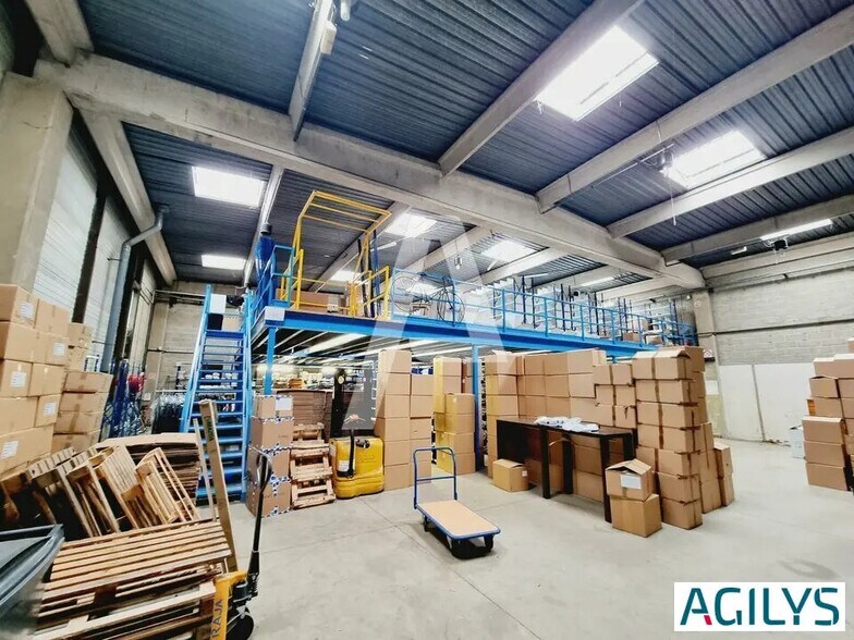 Industrial in Palaiseau for lease - Interior Photo - Image 3 of 13