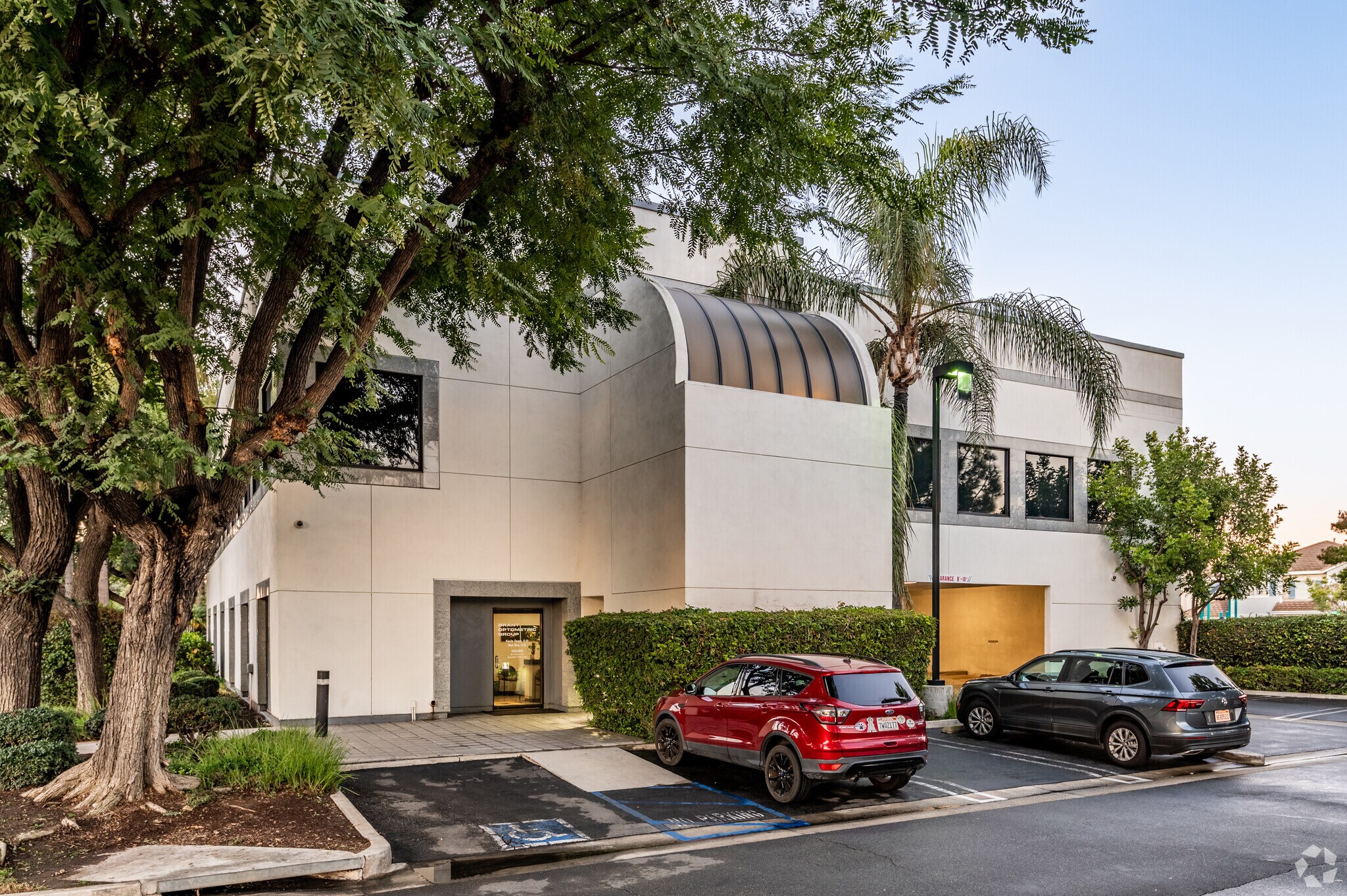 3140 Bear St, Costa Mesa, CA à louer Photo du bâtiment- Image 1 de 6