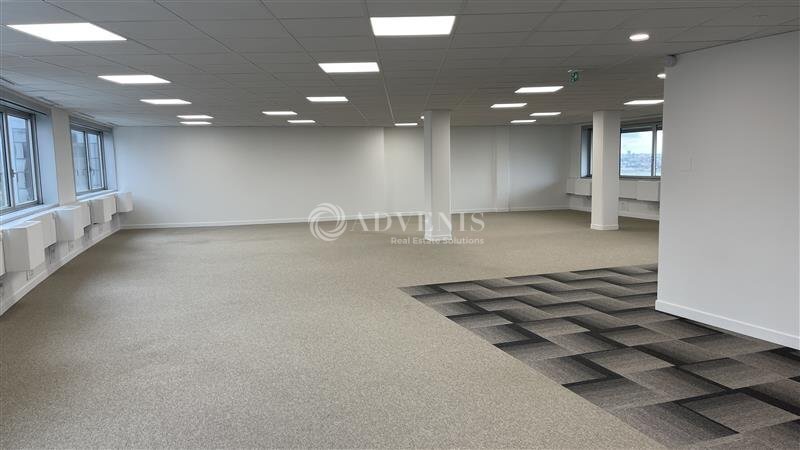 Office in Noisy-le-Grand for lease - Building Photo - Image 2 of 10
