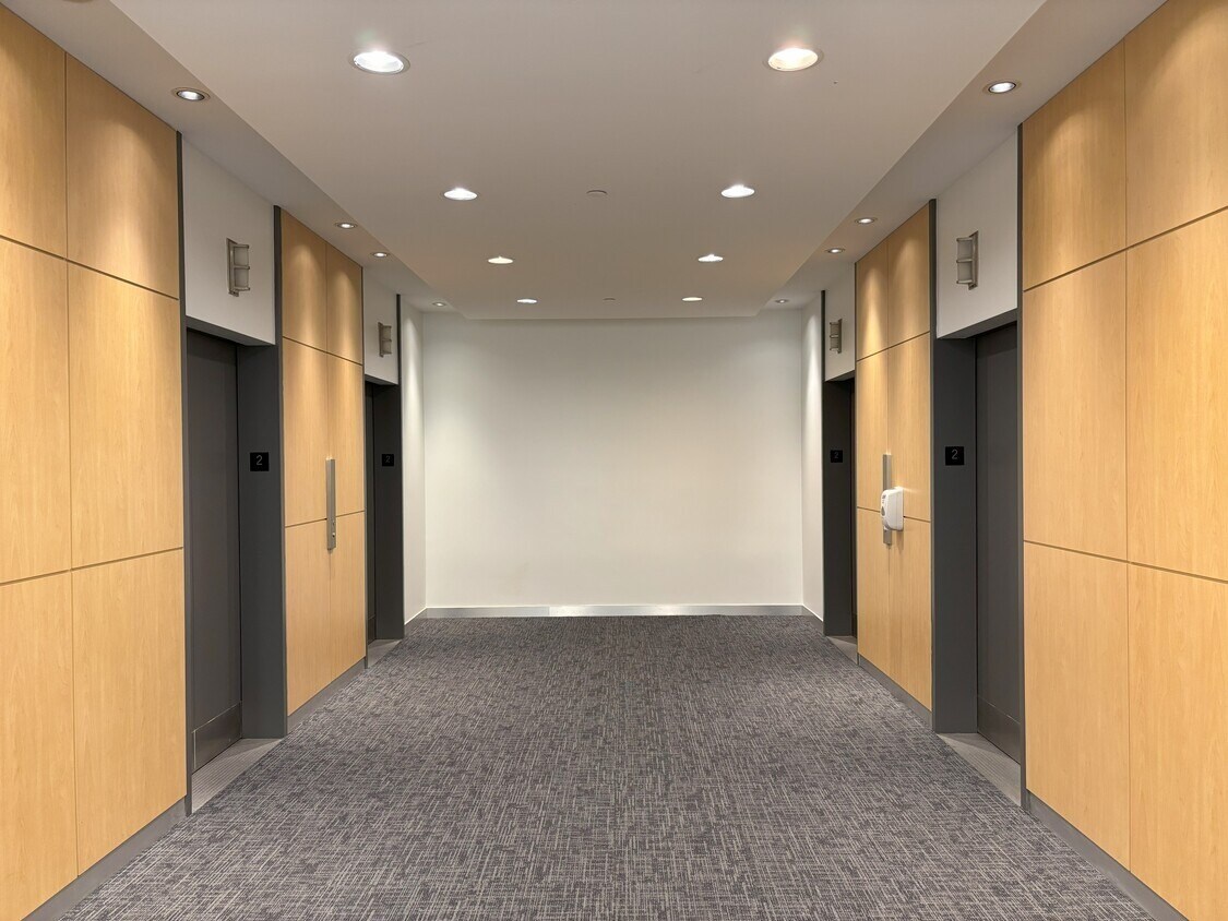 707 7th Ave SW, Calgary, AB à louer Photo intérieure- Image 1 de 5