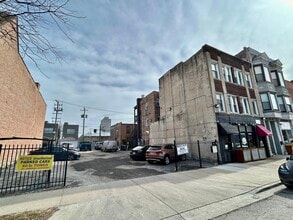 3453 S Prairie Ave, Chicago, IL for lease Interior Photo- Image 2 of 20