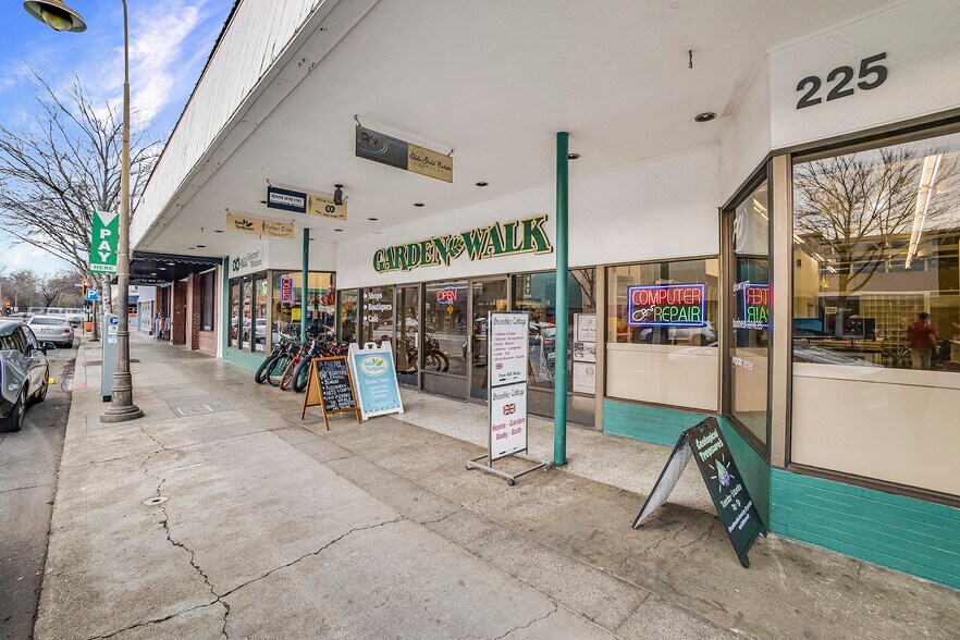 225 Main St, Chico, CA à vendre - Photo du bâtiment - Image 2 de 21