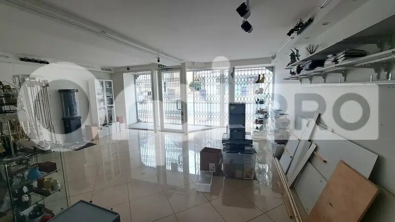 Retail in Montluçon for lease - Interior Photo - Image 2 of 4